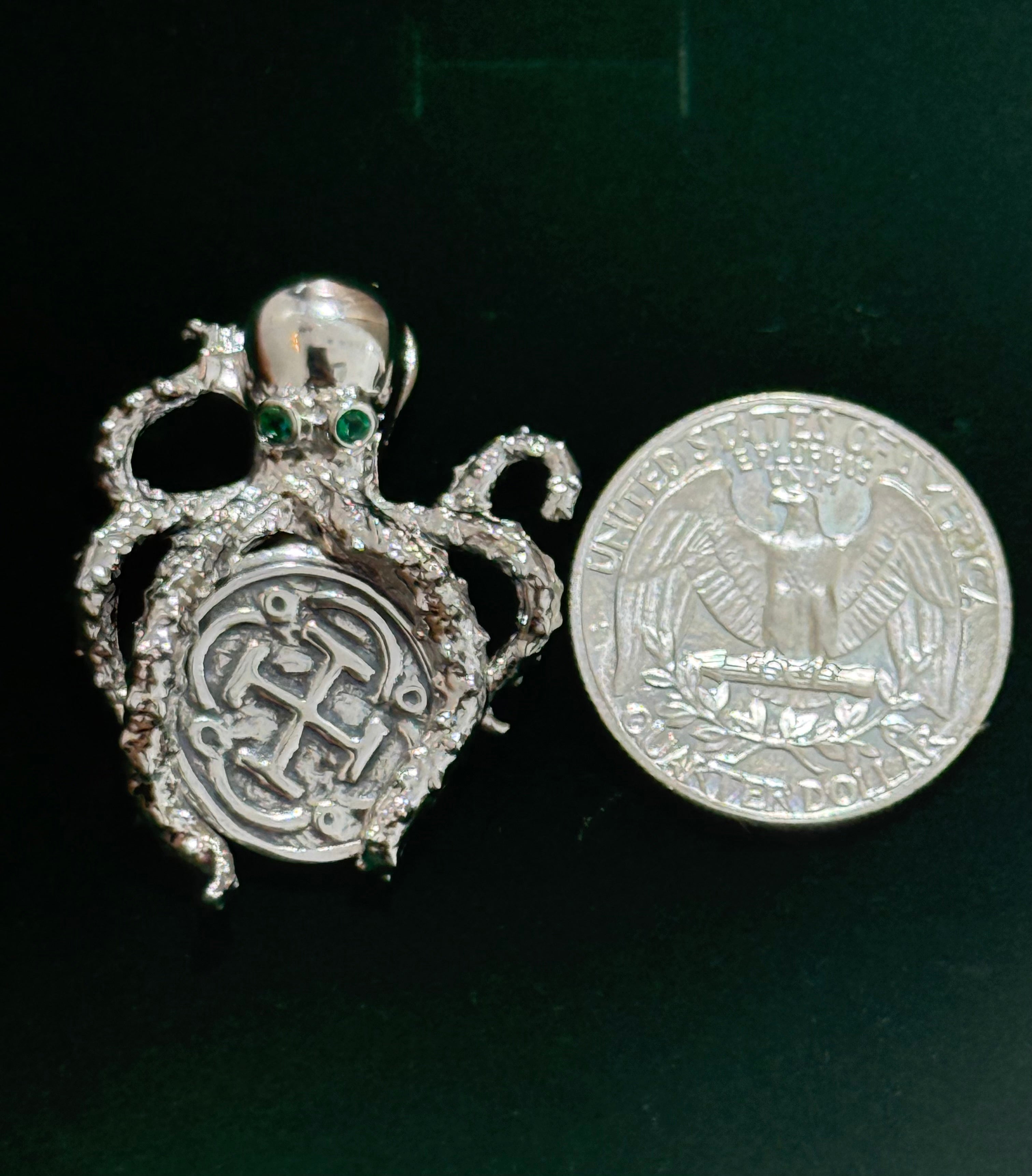 Gorgeous atocha 925 solid sterling silver coin pendant in octopus setting with green gemstone eyes