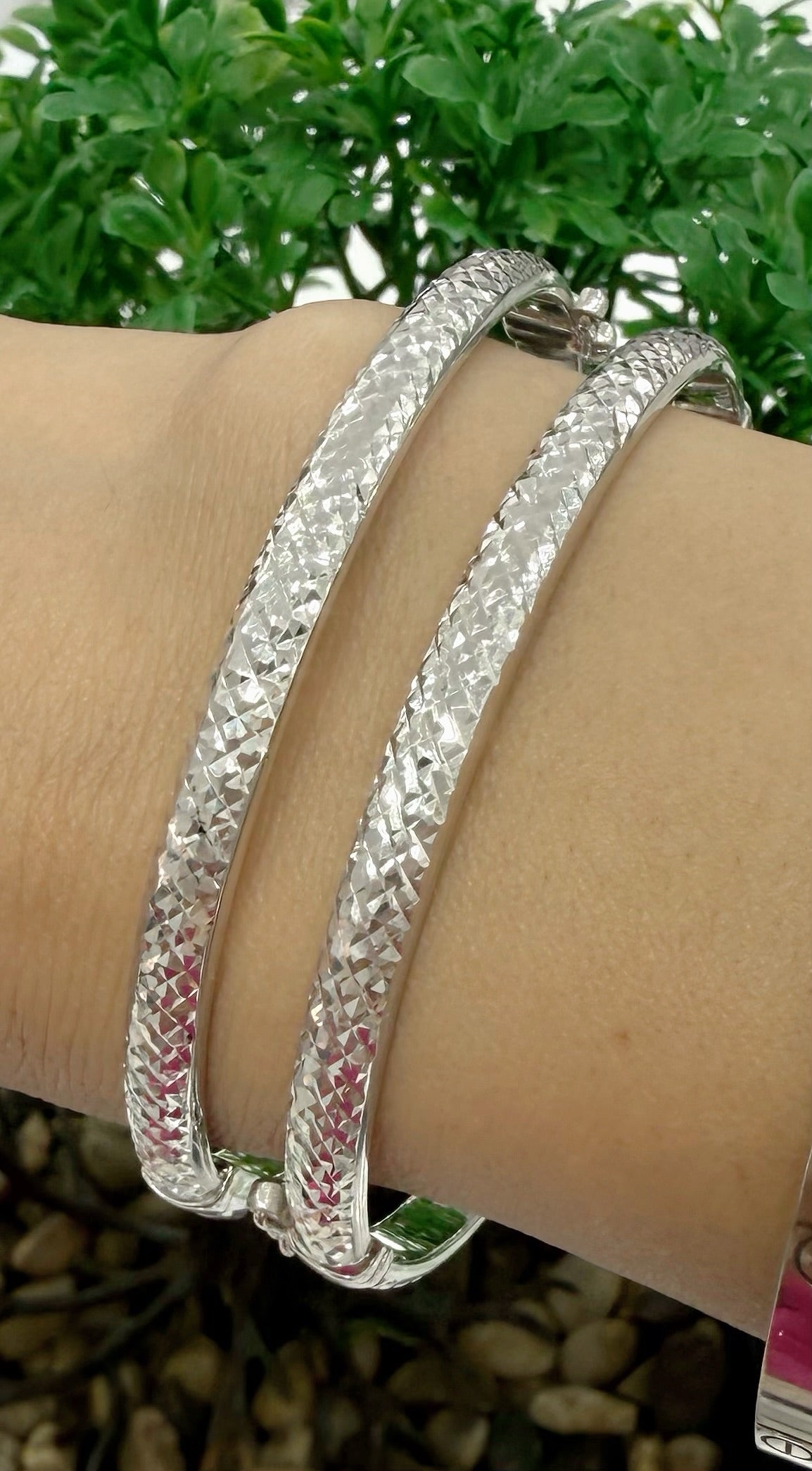 10K REAL WHITE GOLD LIGHT WEIGHT STACKABLE BANGLES 7 INCHES 2.5mm
