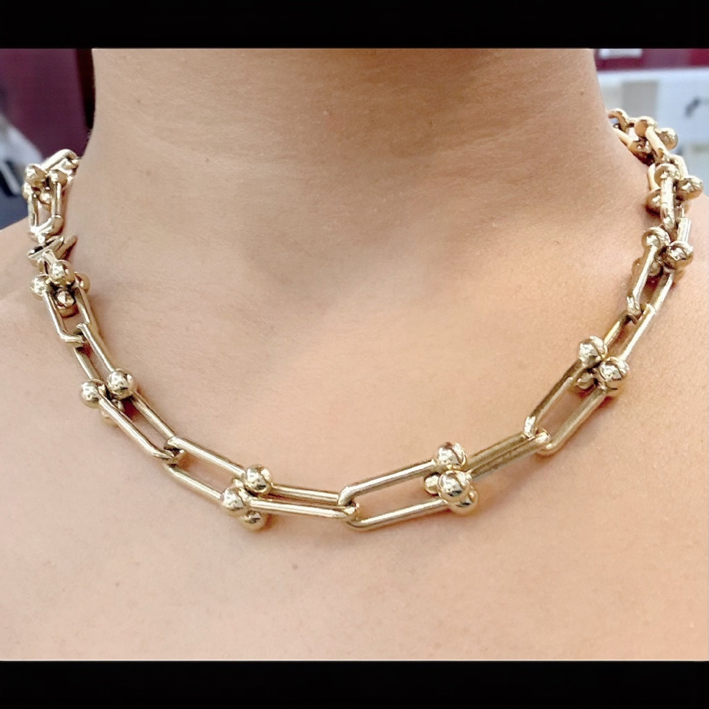 14k real gold beautiful light weight shackle chain 18” long