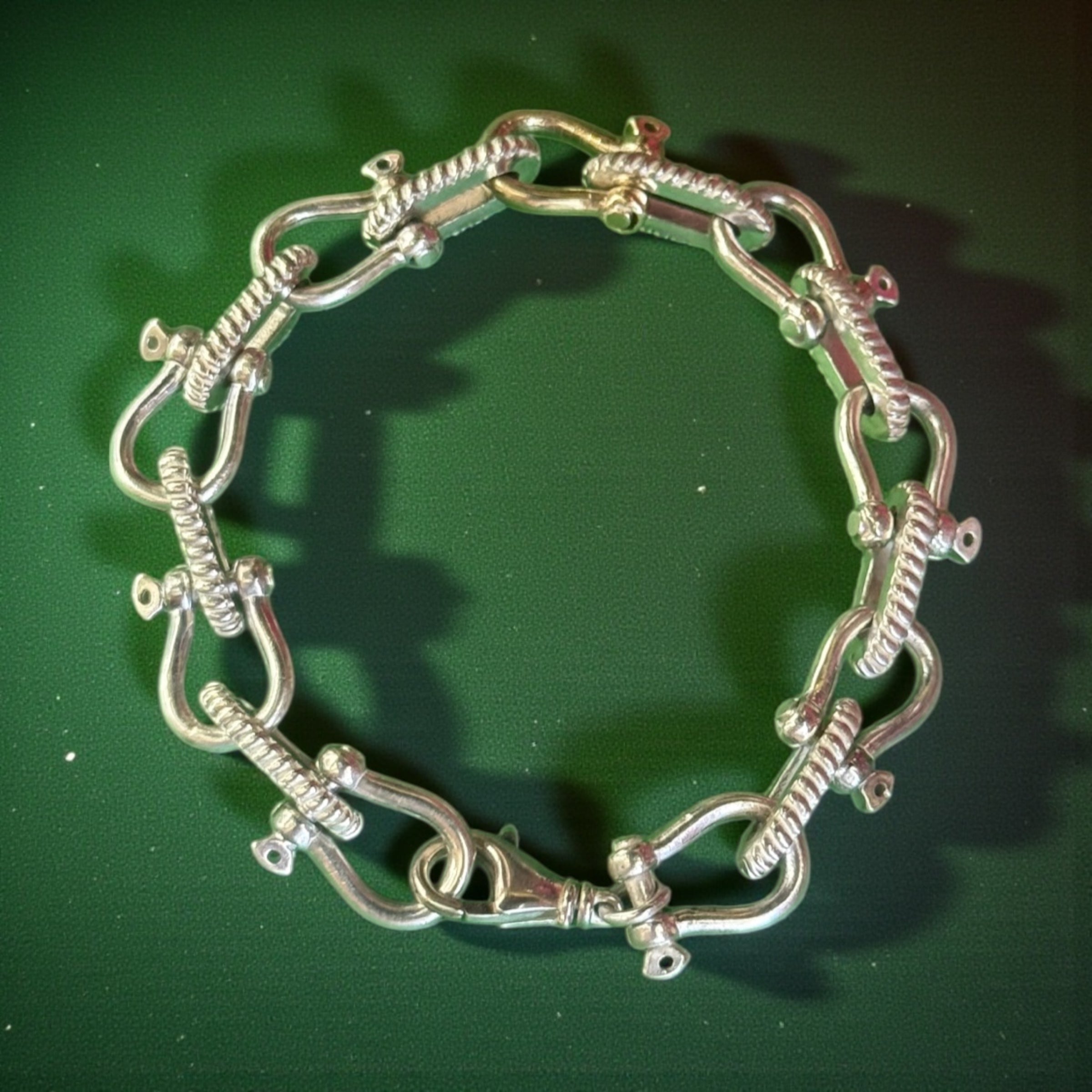 925 ITALIAN SOLID STERLING SILVER HANDMADE HEAVY SHACKLE BRACELET 11MM WITH 1 SINGLE CENTRE 10K SOLID GOLD SHACKLE LINK