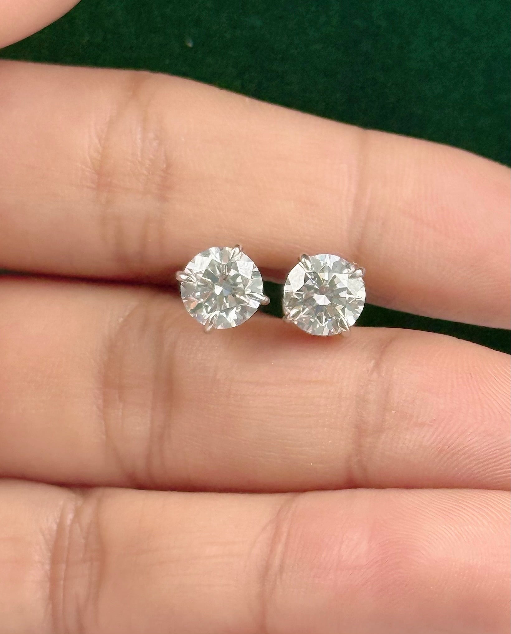 IGI CERTIFIED LAB GROWN DIAMOND STUDS 2.12 CTS VS 1 SET IN 14K SOLID REAL WHITE GOLD