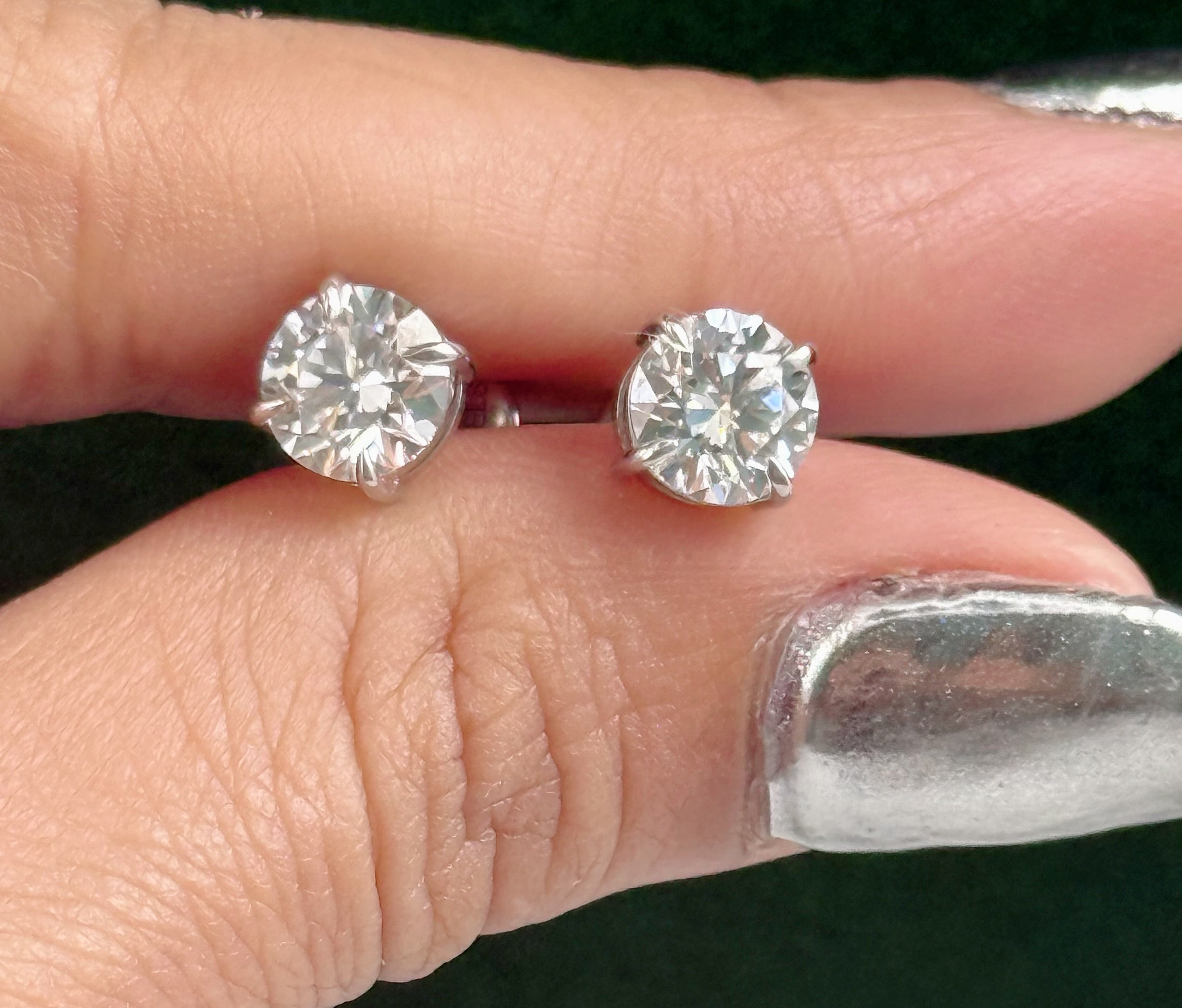IGI CERTIFIED LAB GROWN DIAMOND STUDS 2.12 CTS VS 1 SET IN 14K SOLID REAL WHITE GOLD