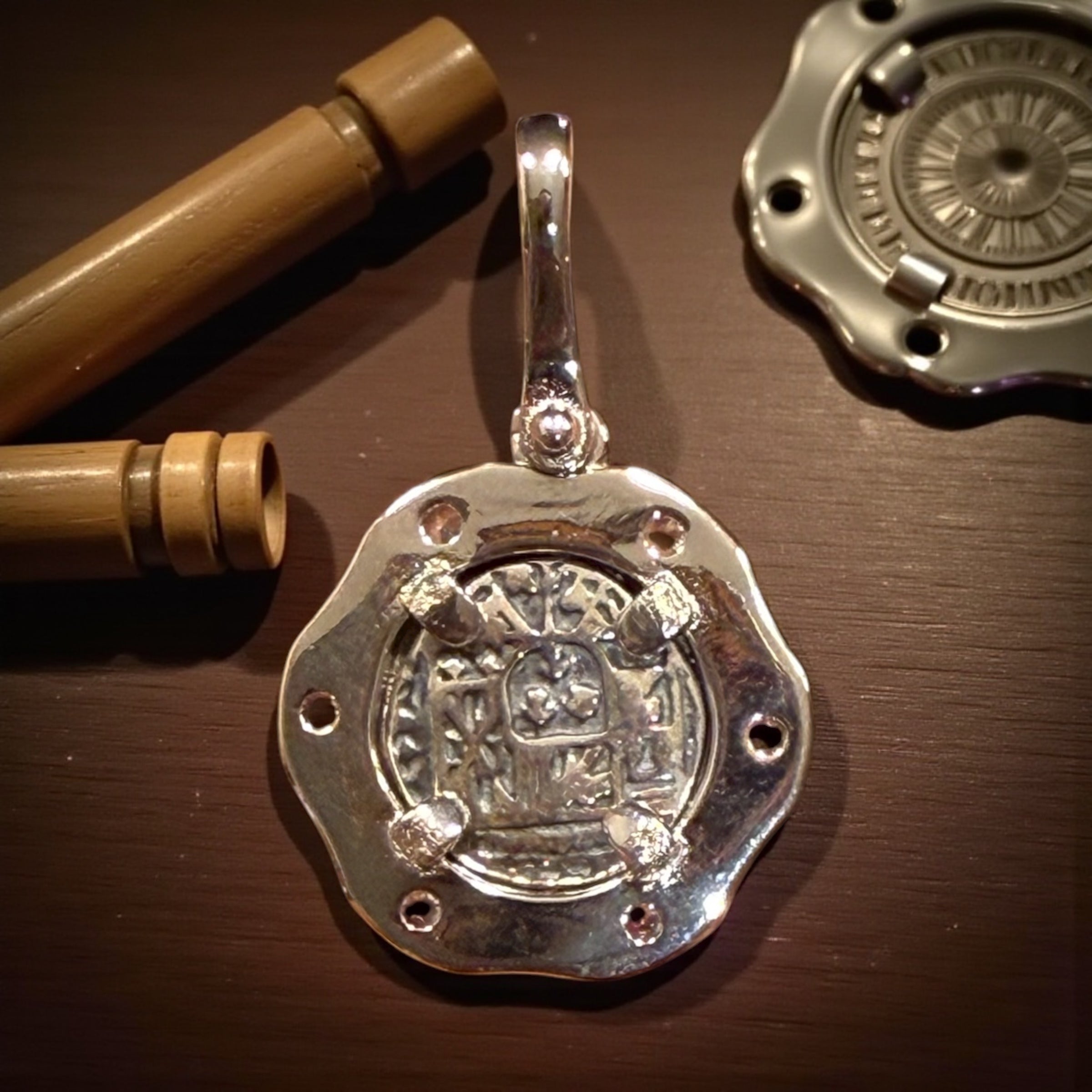 ATOCHA SILVER MINI ROUND SHAPE COIN PENDANT 17MM