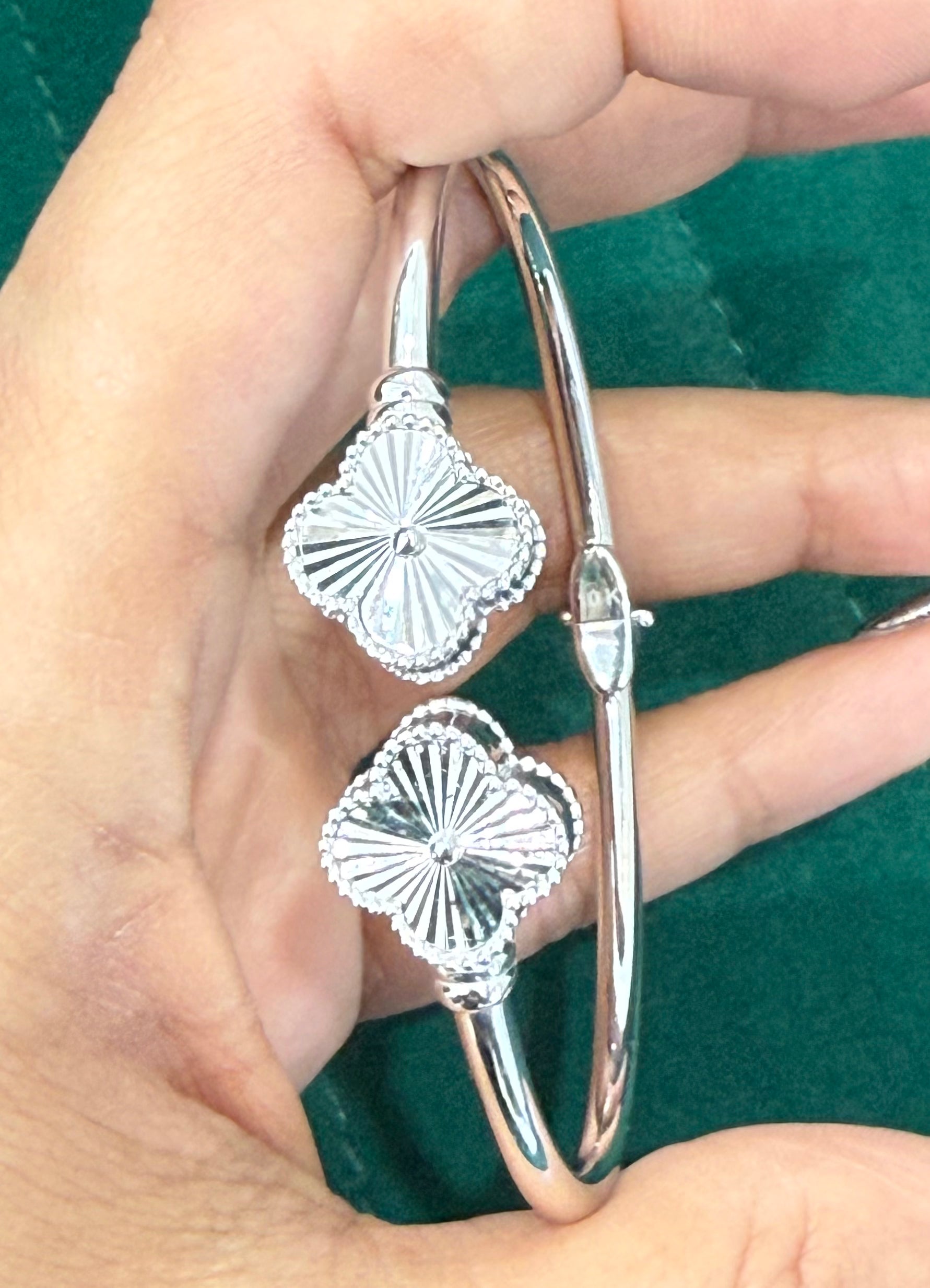 10k Real White Gold hinge flower Bracelet 7”