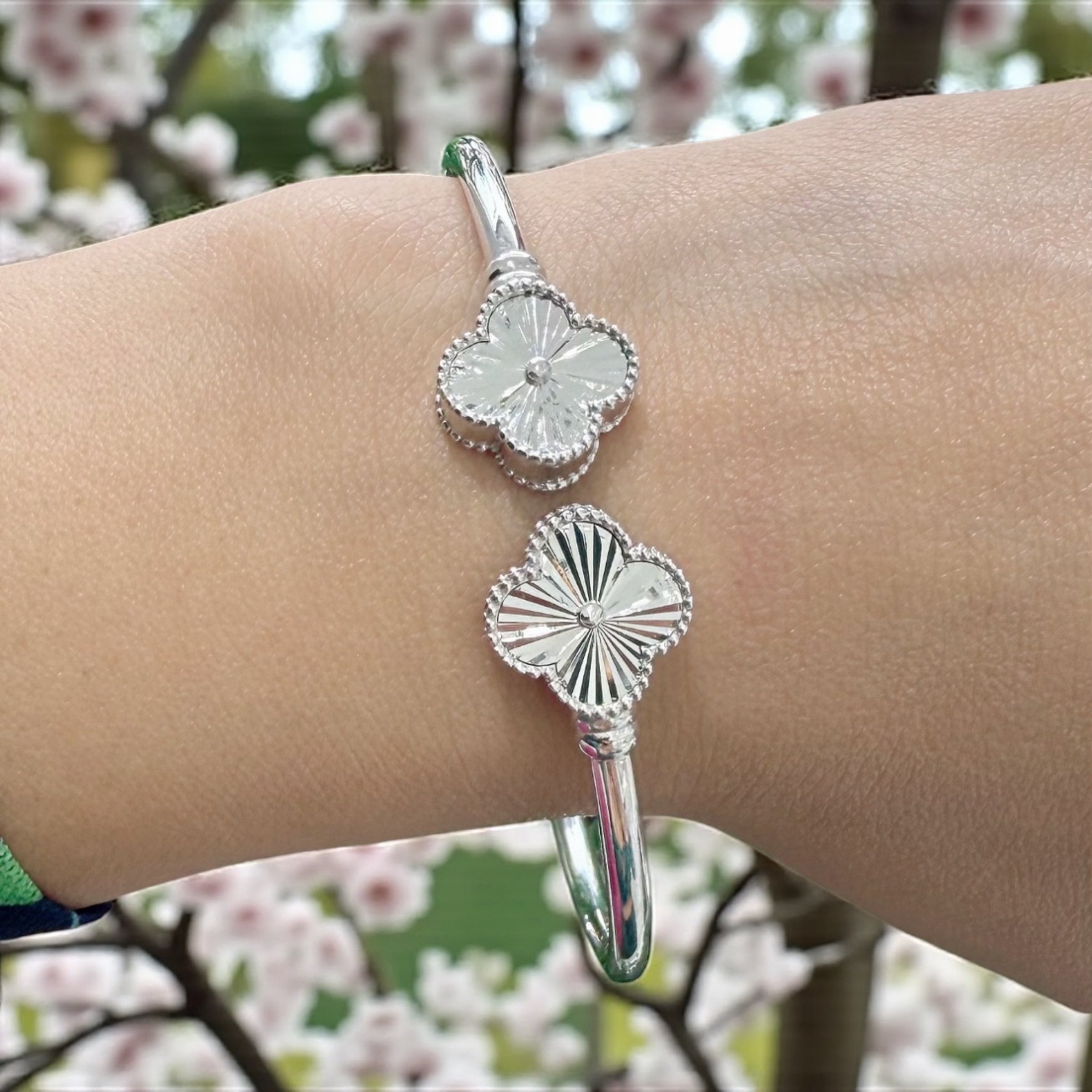 10k Real White Gold hinge flower Bracelet 7”