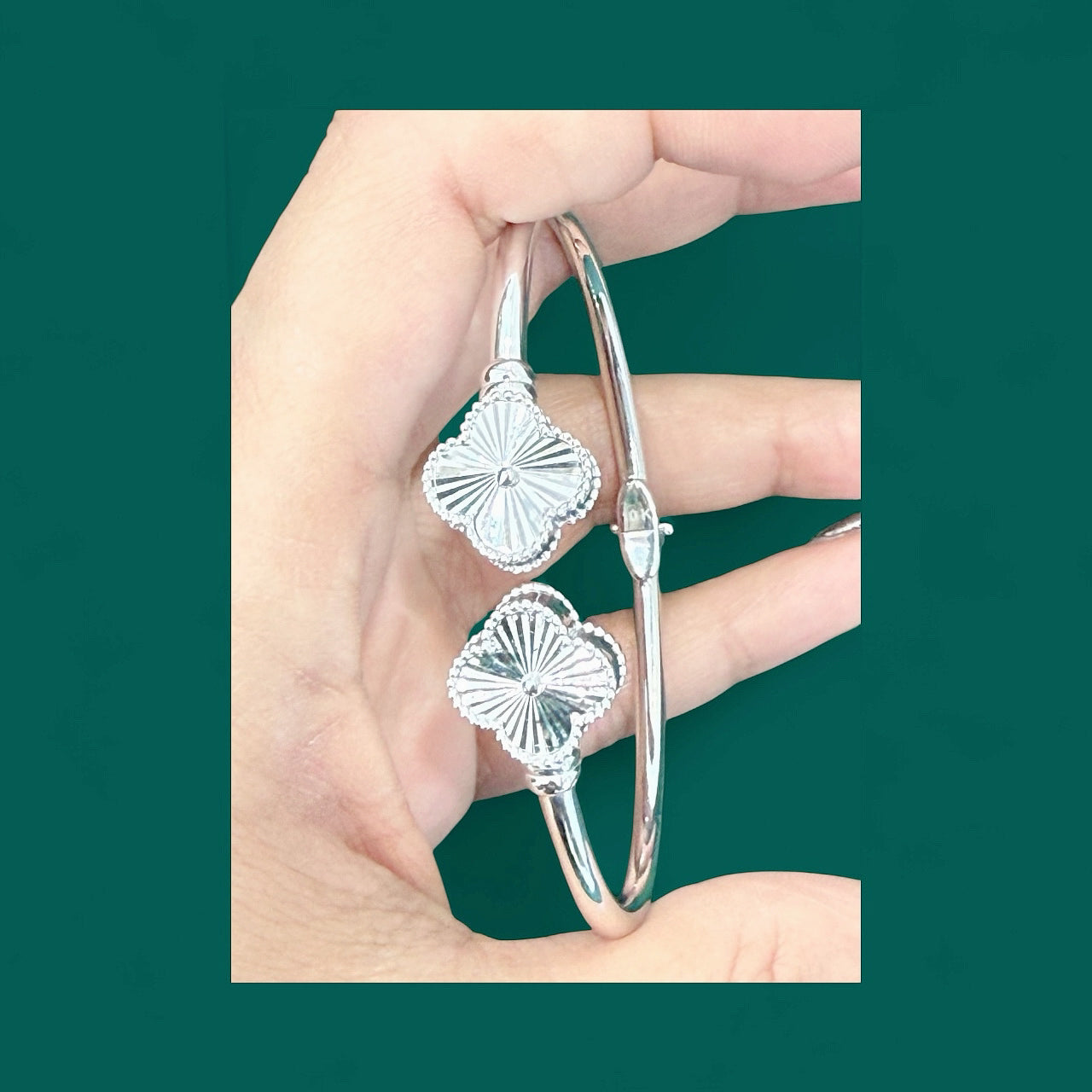 10k Real White Gold hinge flower Bracelet 7”