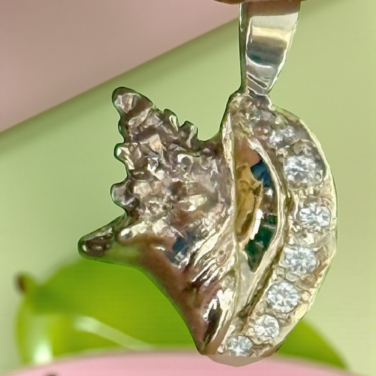 14K REAL SOLID GOLD HANDMADE CONCH SHELL PENDANT SET IN NATURAL DIAMOND