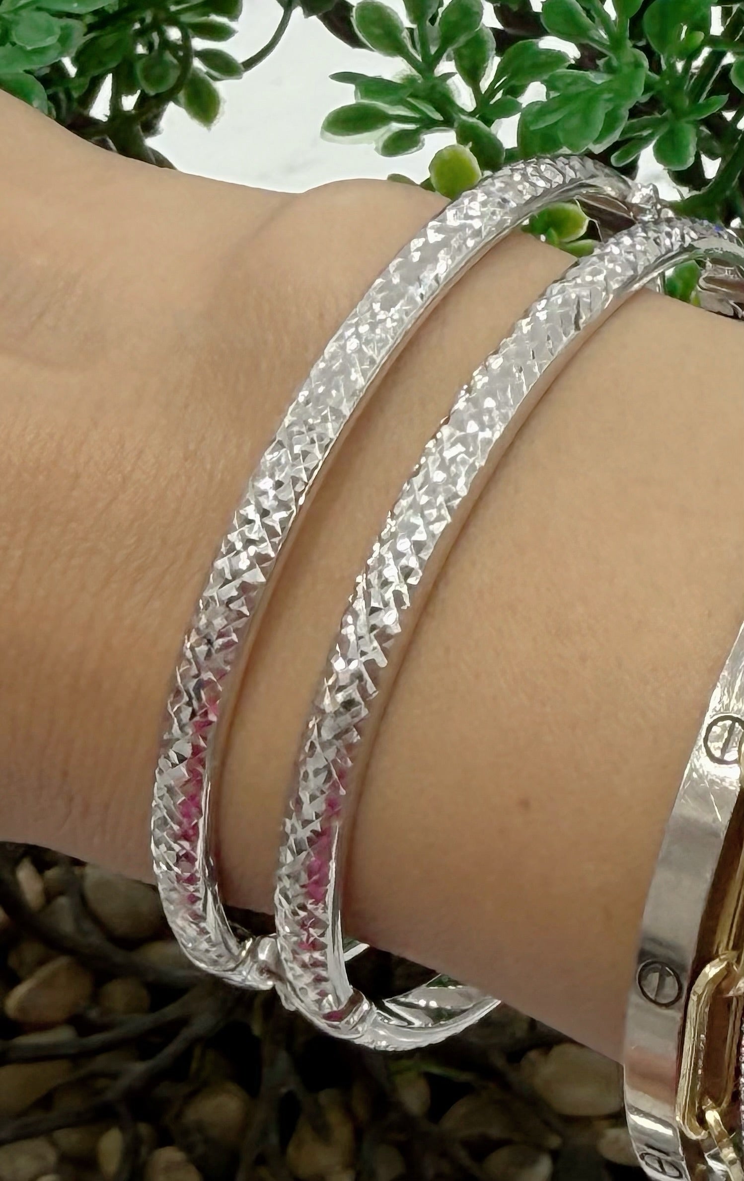 10K REAL WHITE GOLD LIGHT WEIGHT STACKABLE BANGLES 7 INCHES 2.5mm