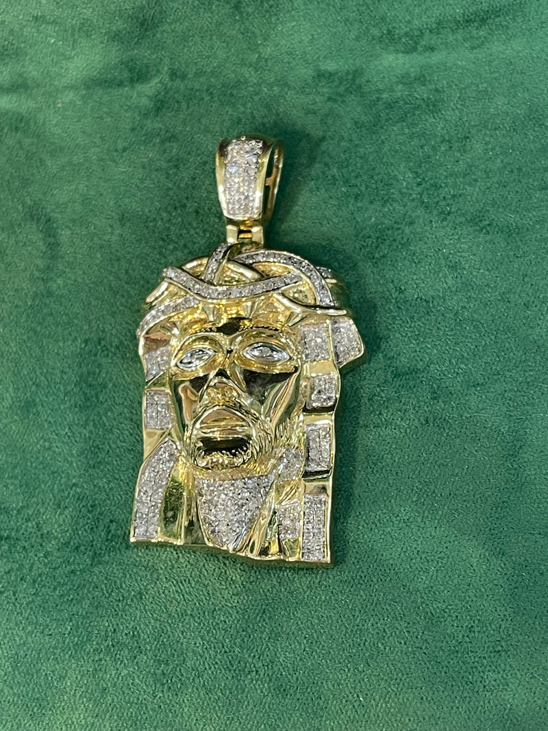 10K REAL GOLD 0.45 CTW REAL DAIMOND JESUS PENDANT