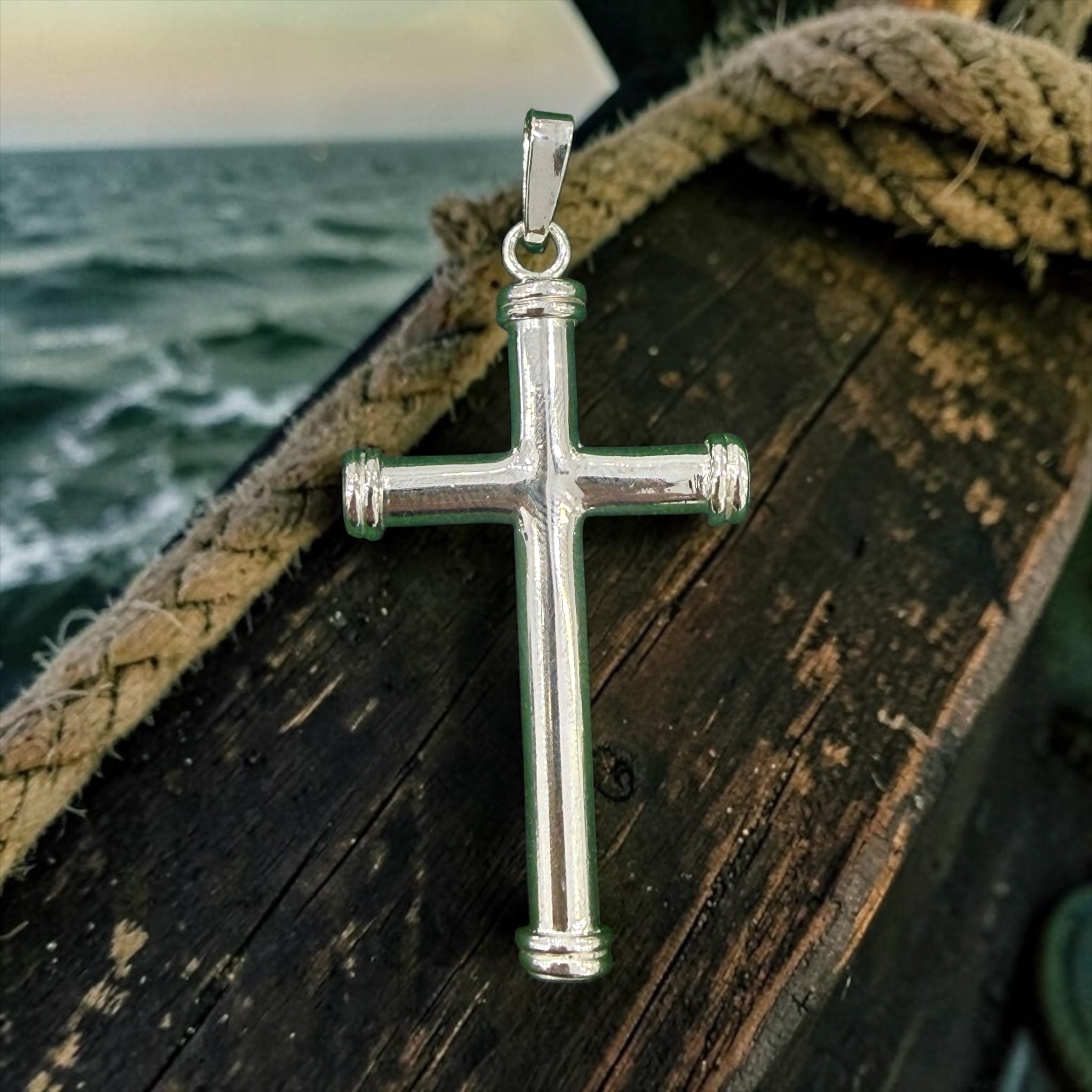925 sterling silver medium size cross  pendant