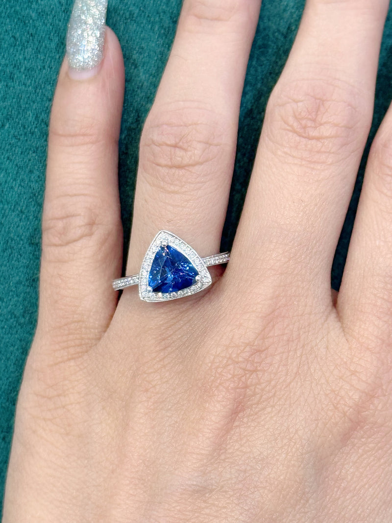 14 white gold natural trillion cut tanzanite ring in real diamonds