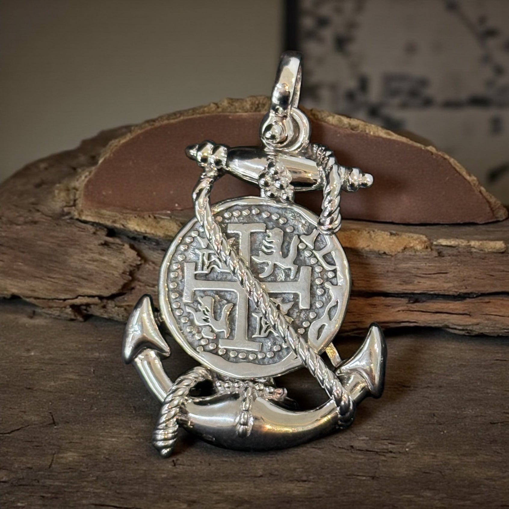 ATOCHA SHIPWRECK COIN PENDANT IN BEAUTIFUL ANCHOR SETTING