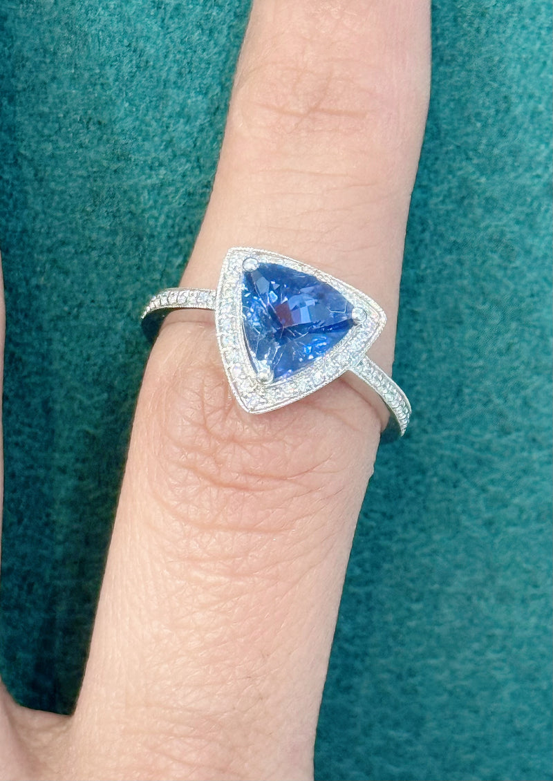 14 white gold natural trillion cut tanzanite ring in real diamonds