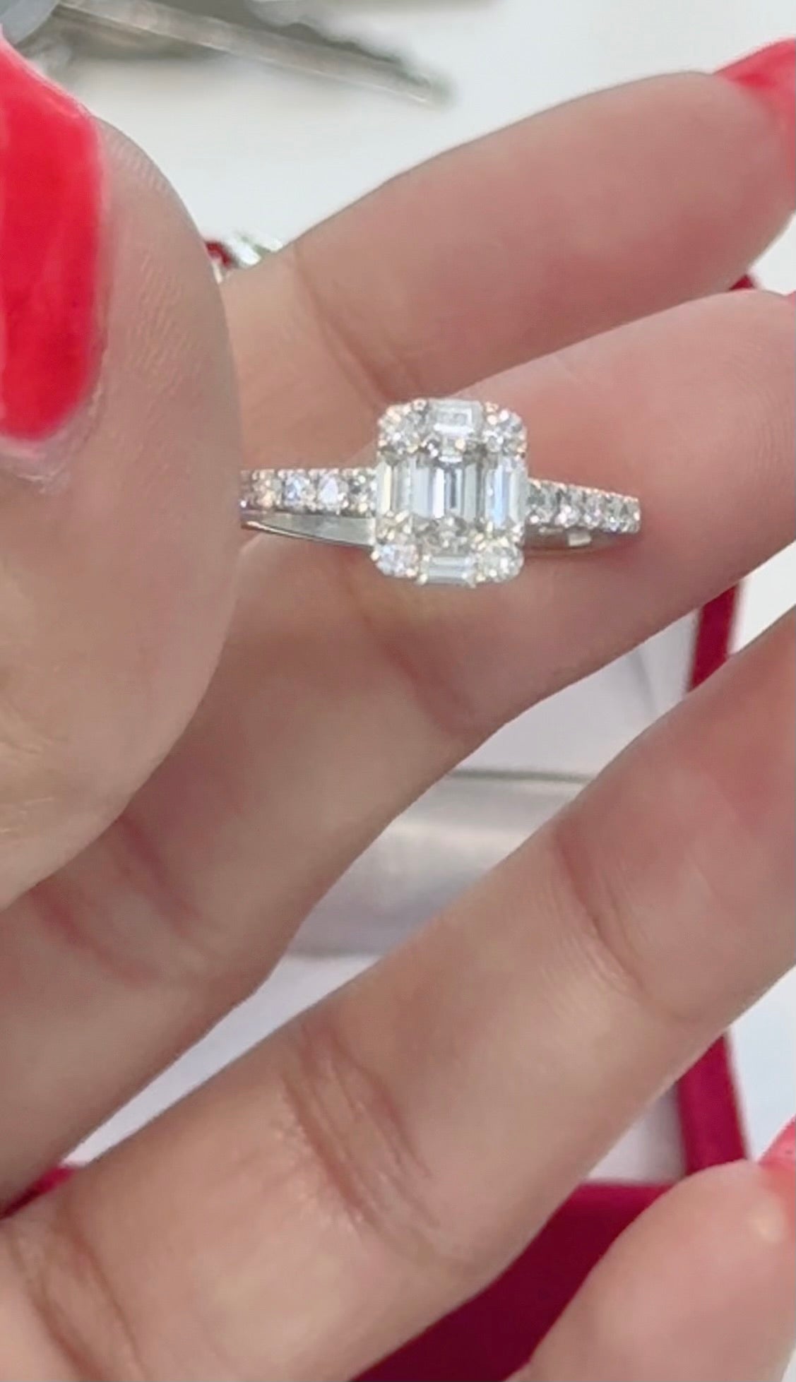18k real solid white gold stunning natural diamond ring