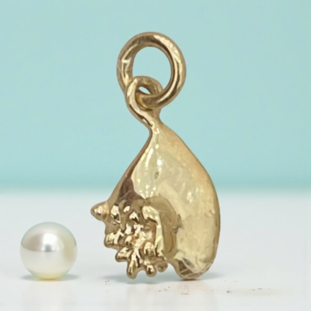 14K REAL SOLID GOLD HANDMADE MINI CONCH SHELL PENDANT