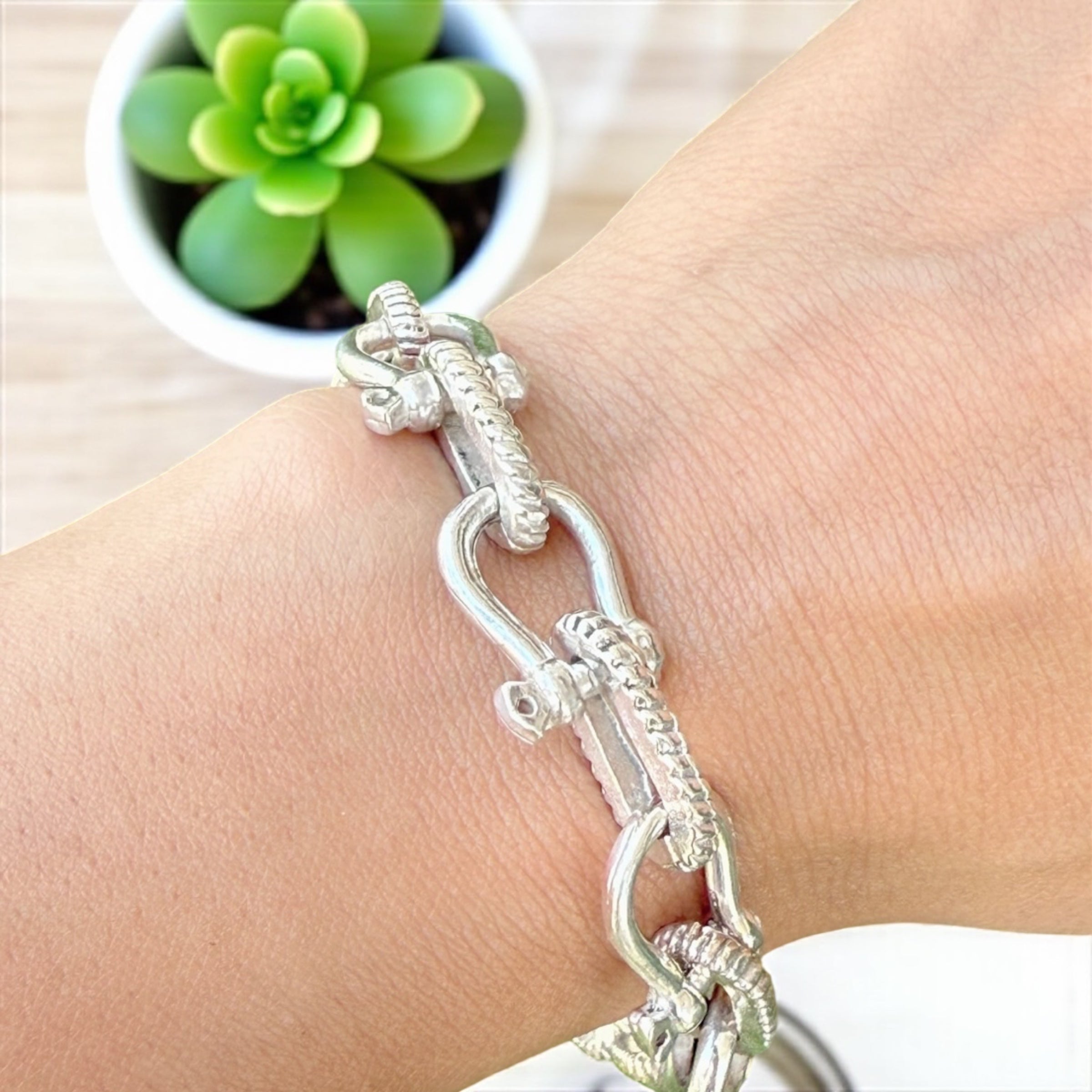 925 ITALIAN SOLID STERLING SILVER HANDMADE HEAVY SHACKLE BRACELET 11MM