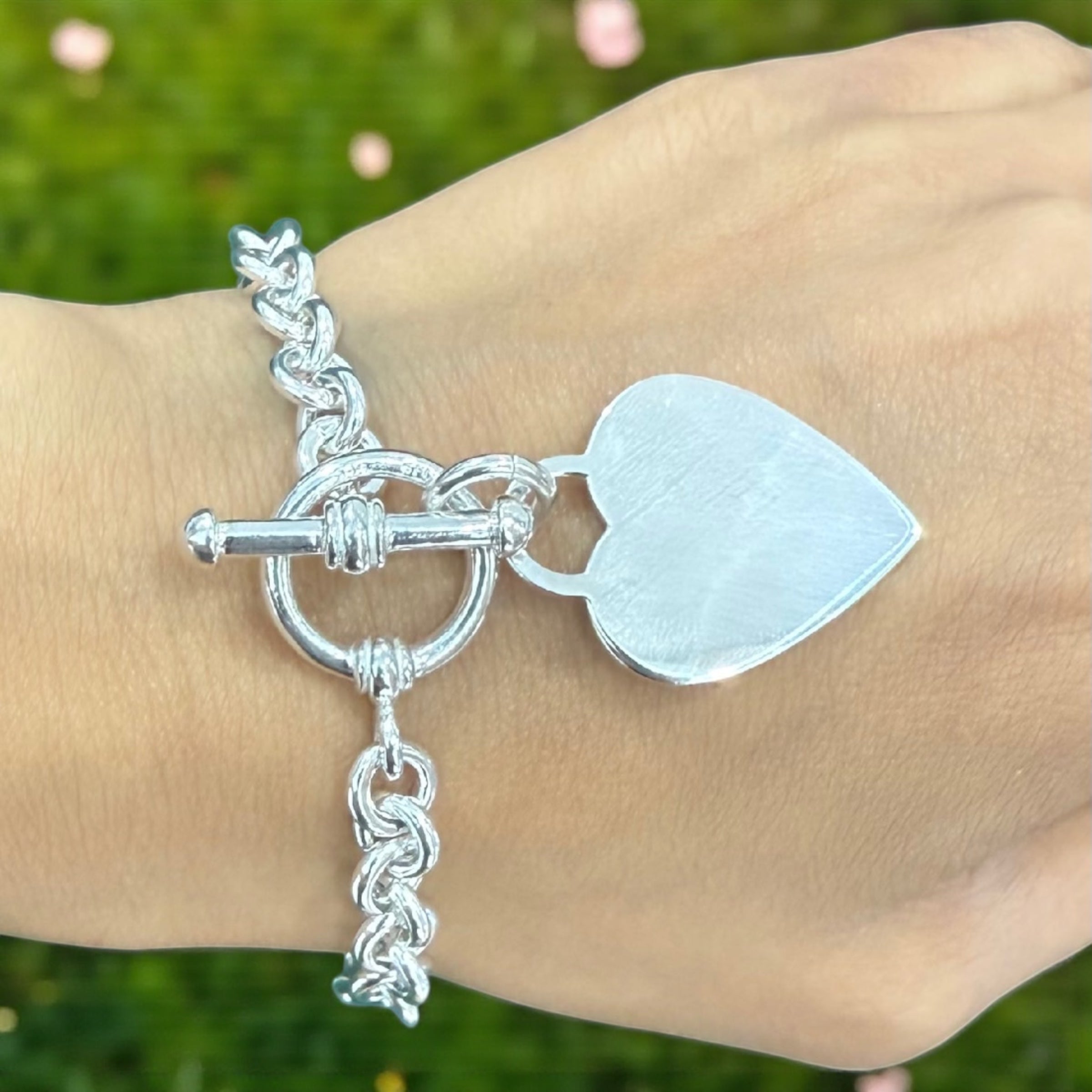 Gorgeous 925 solid sterling silver toggle heart bracelet 7”