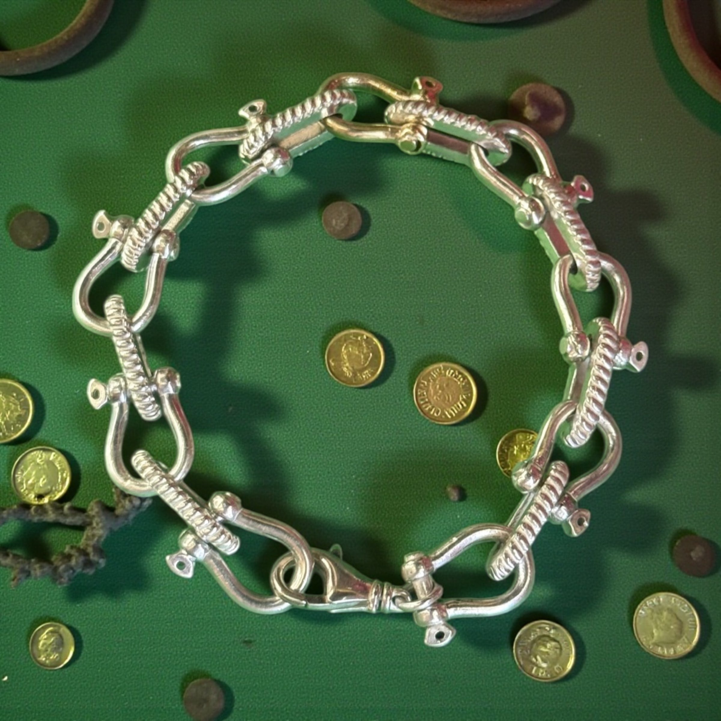 925 ITALIAN SOLID STERLING SILVER HANDMADE HEAVY SHACKLE BRACELET 11MM WITH 1 SINGLE CENTRE 10K SOLID GOLD SHACKLE LINK