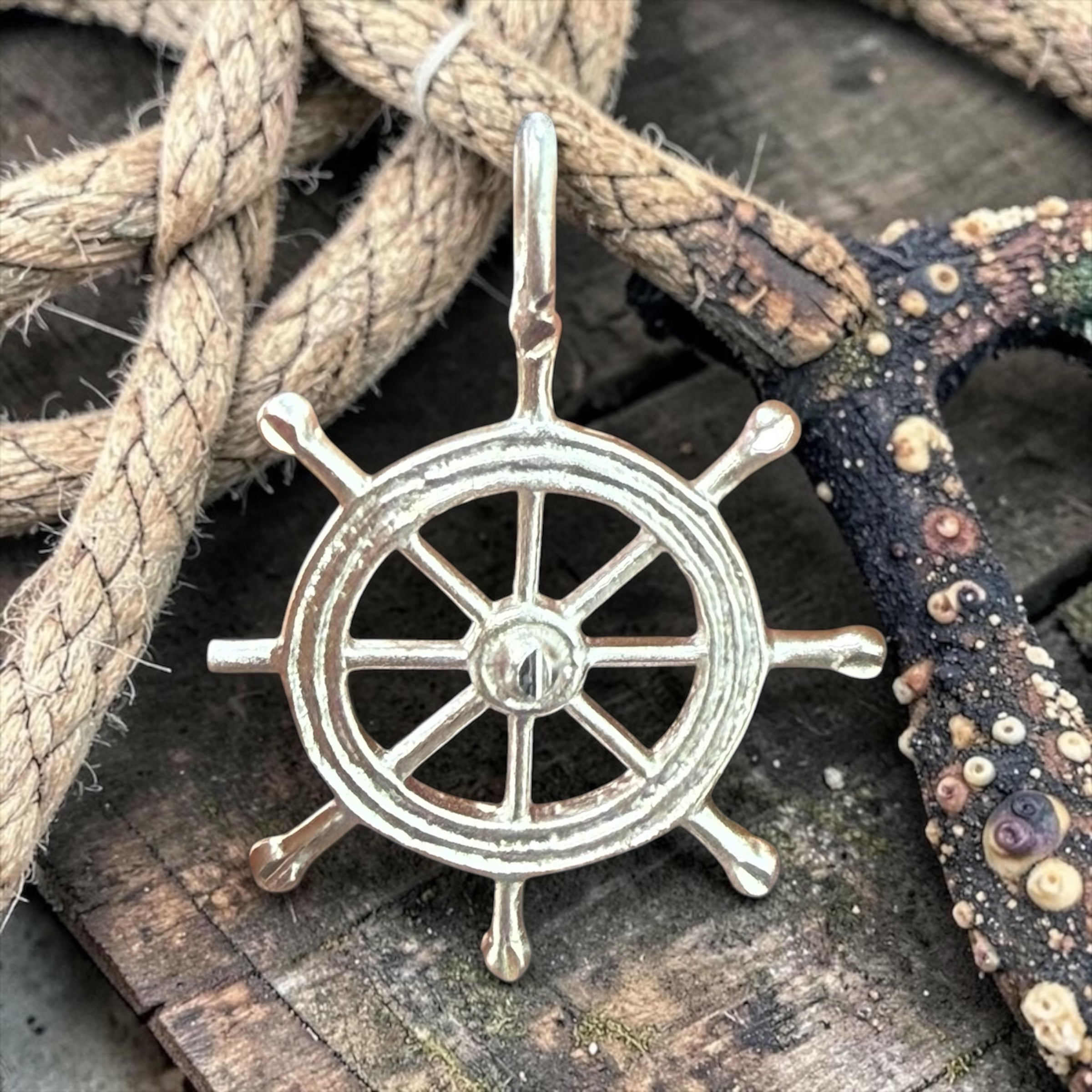 925 sterling silver ship’s wheel mini pendant