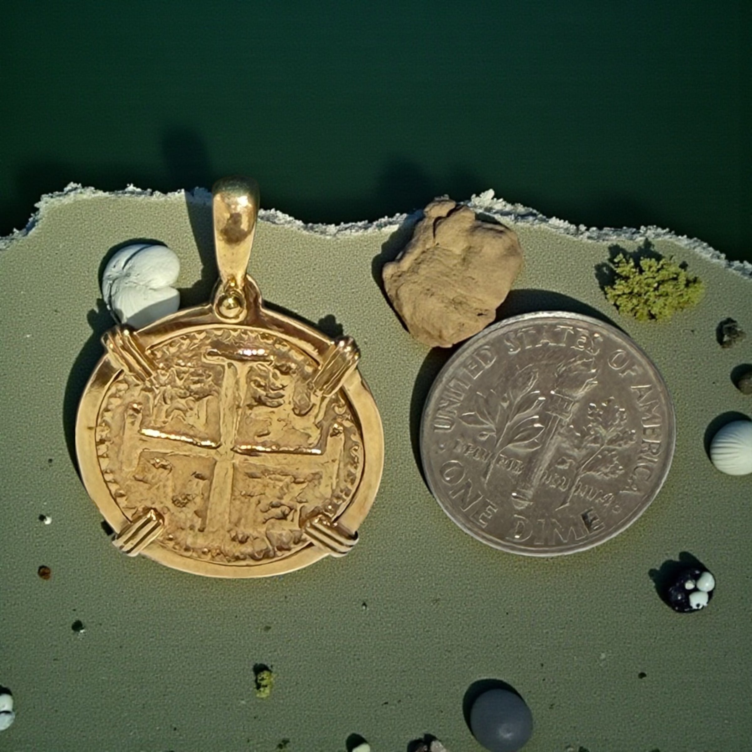 MUSEUM QUALITY ATOCHA SHIPWRECK GOLD COIN PENDANT HANDMADE WITH 14k SOLID GOLD 20MM