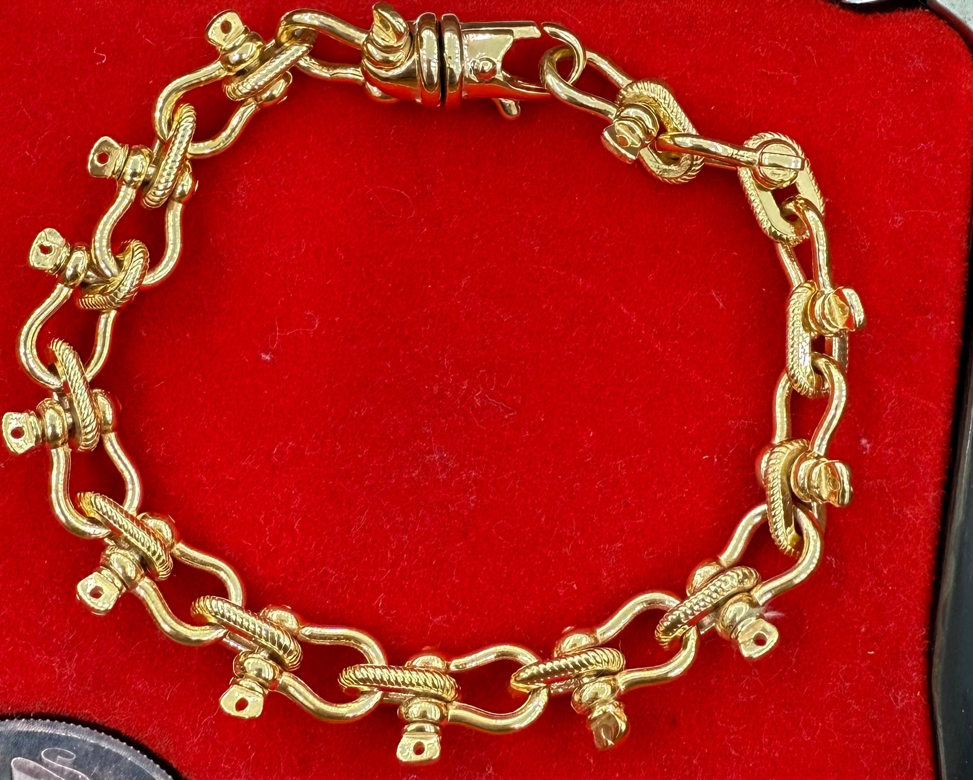 14K SOLID REAL GOLD HANDMADE BEAUTIFUL SHACKLE LINK CHAIN 6MM.