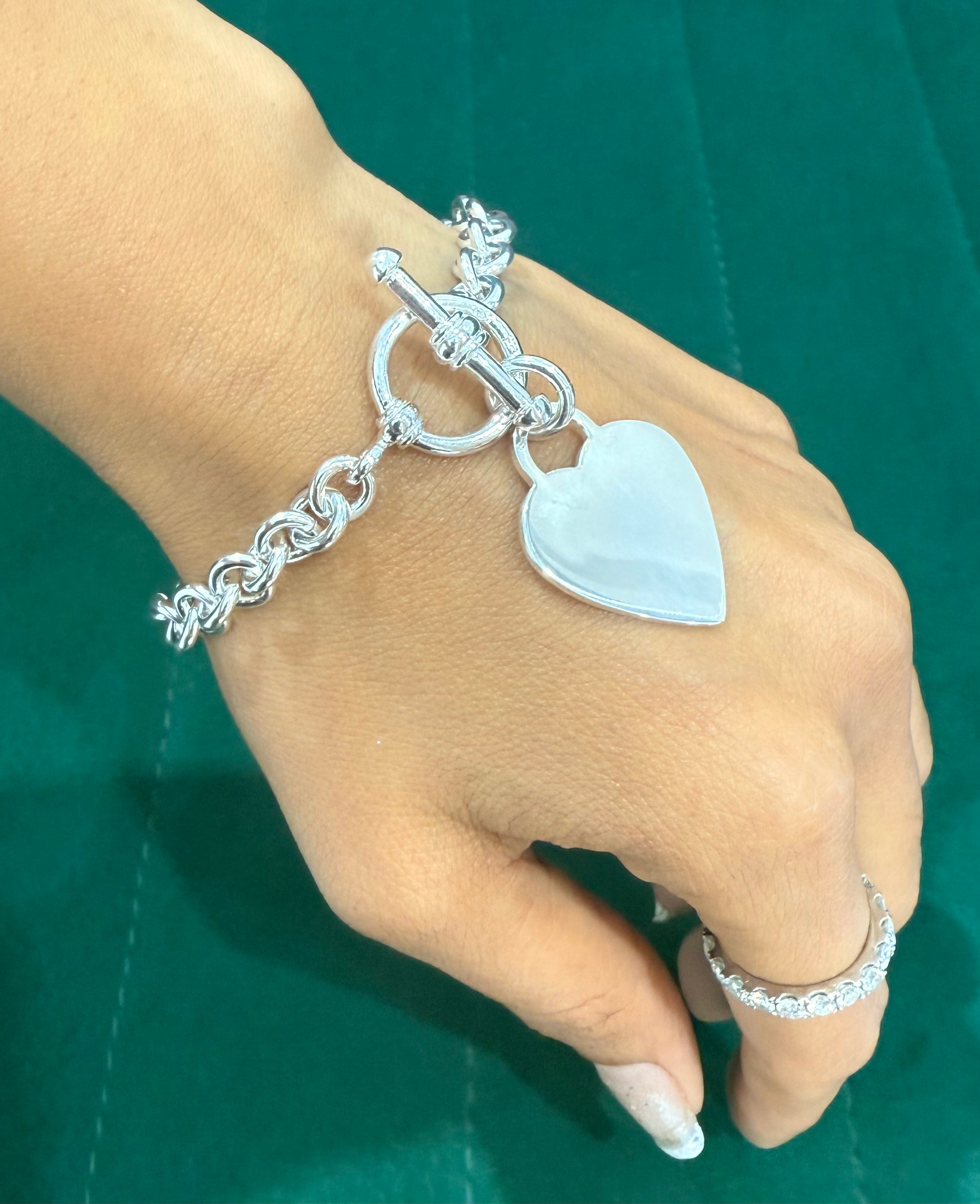 Gorgeous 925 solid sterling silver toggle heart bracelet 7”