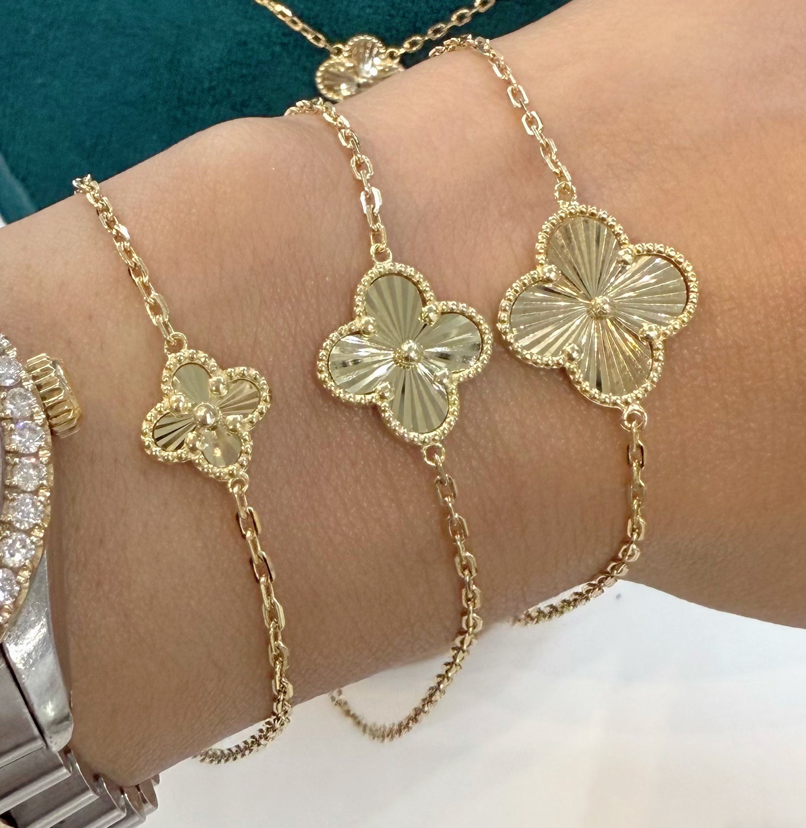 10k real gold gorgeous flower adjustable bracelet