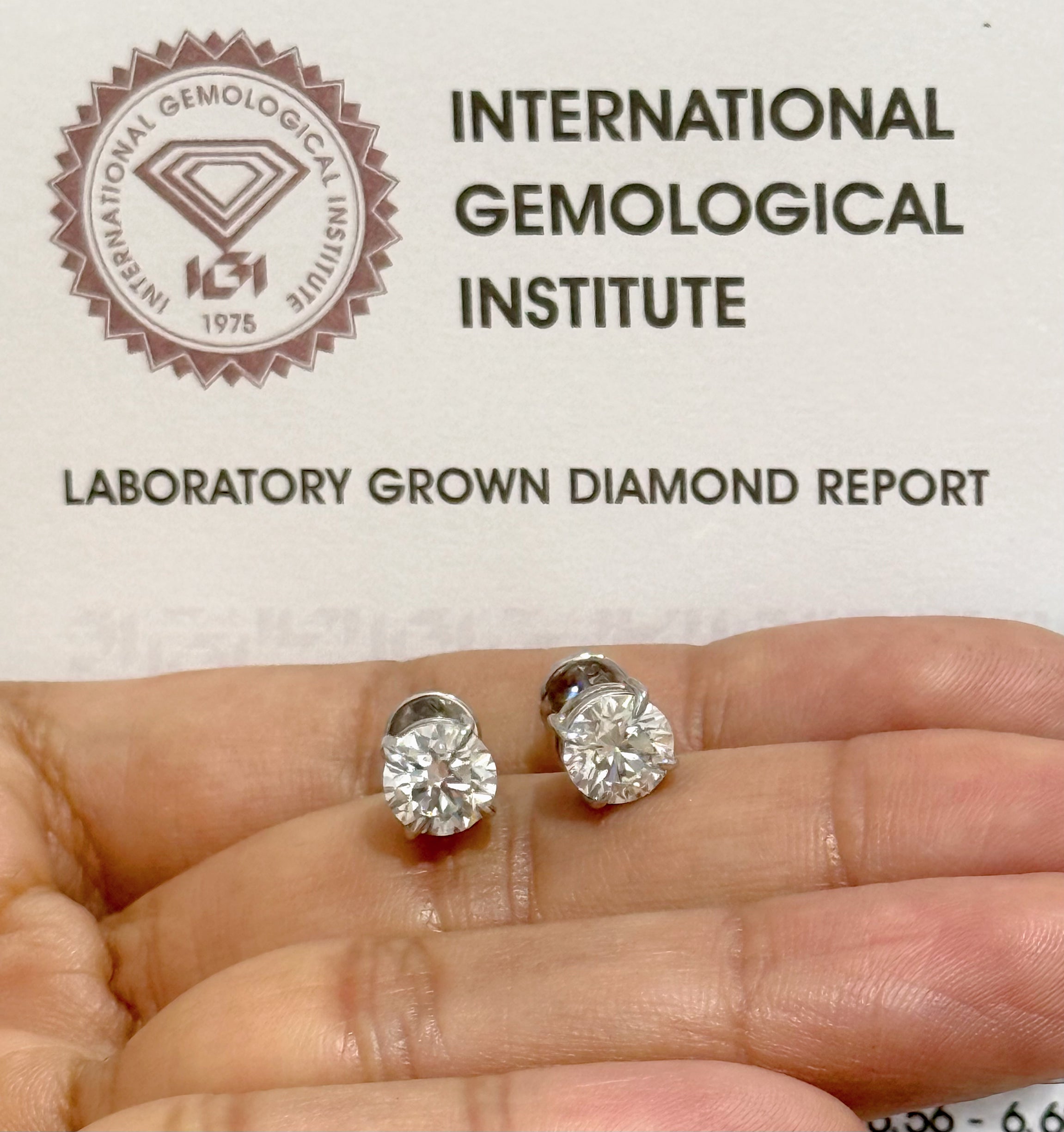 IGI CERTIFIED LAB GROWN DIAMOND STUDS 2.12 CTS VS 1 SET IN 14K SOLID REAL WHITE GOLD