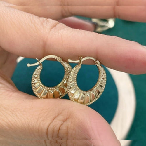 14K REAL GOLD DIME SIZE HOOP EARRINGS.